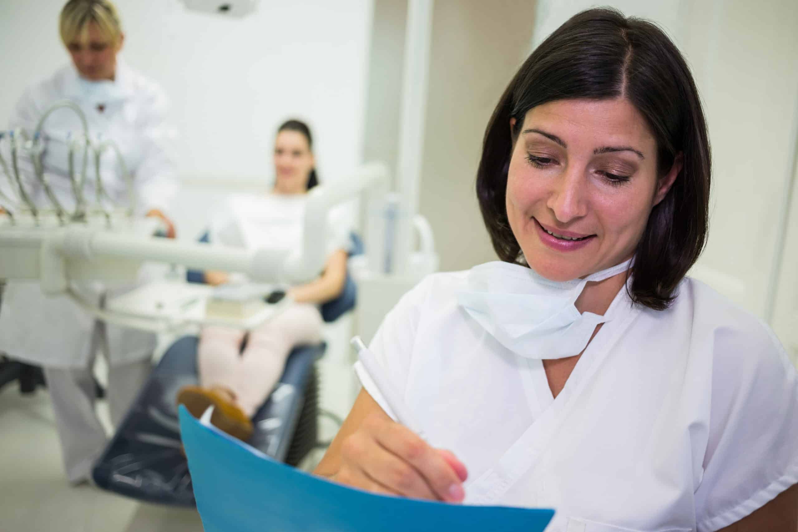 funciones higienista dental